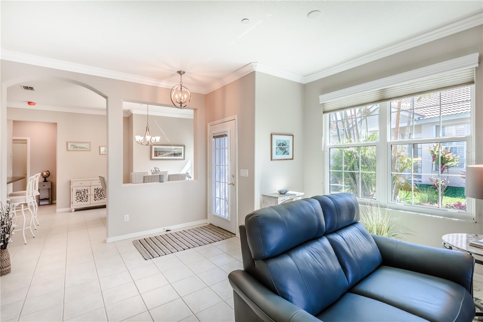 PELICAN POINTE GOLF & CNTRY CL - Residential