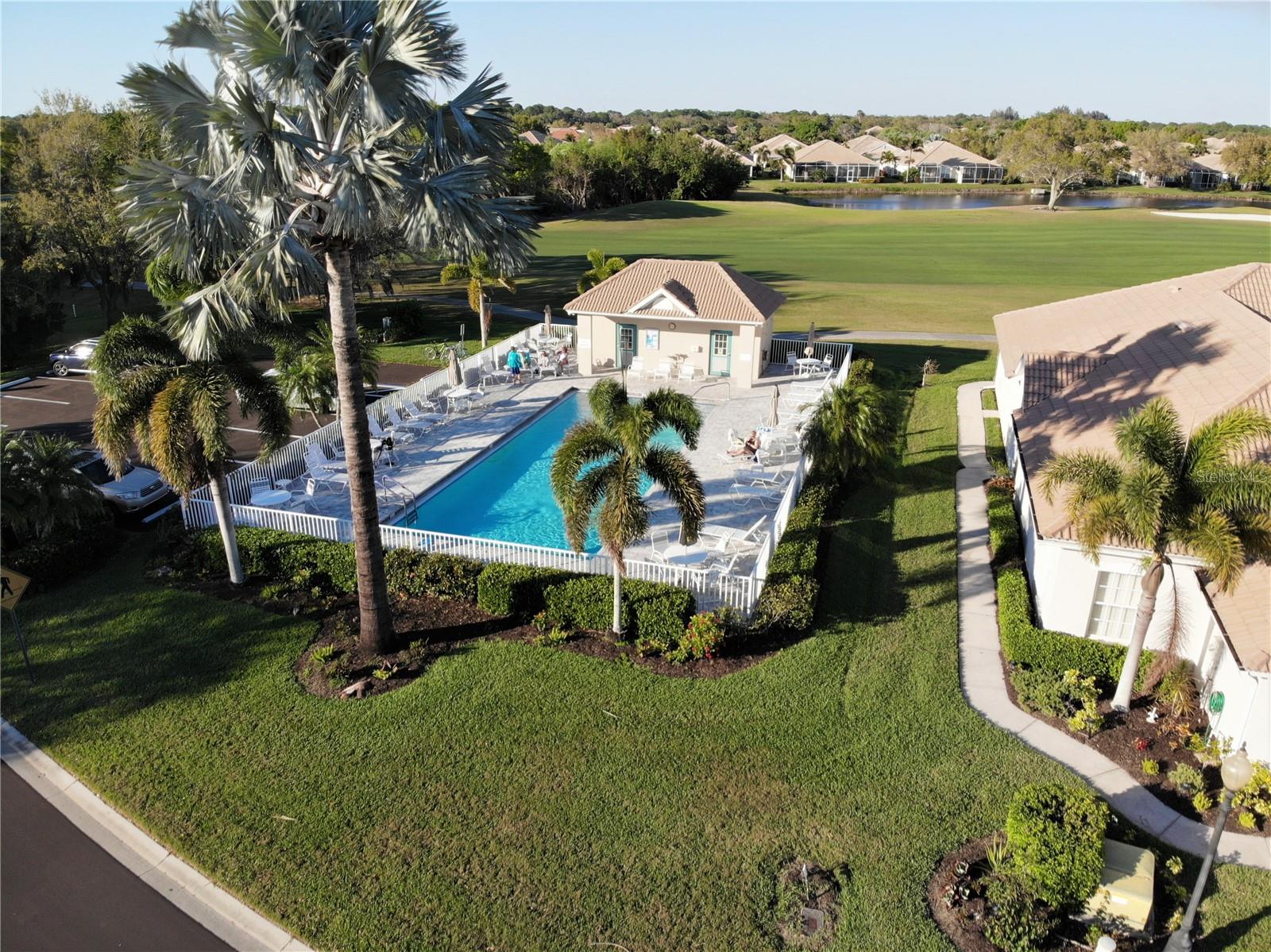PELICAN POINTE GOLF & CNTRY CL - Residential