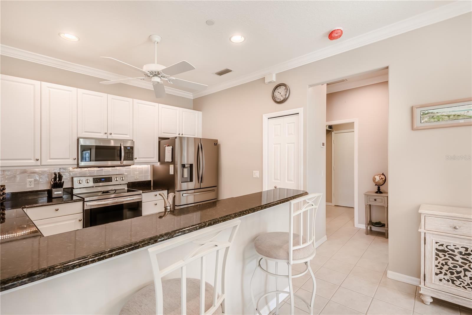 PELICAN POINTE GOLF & CNTRY CL - Residential