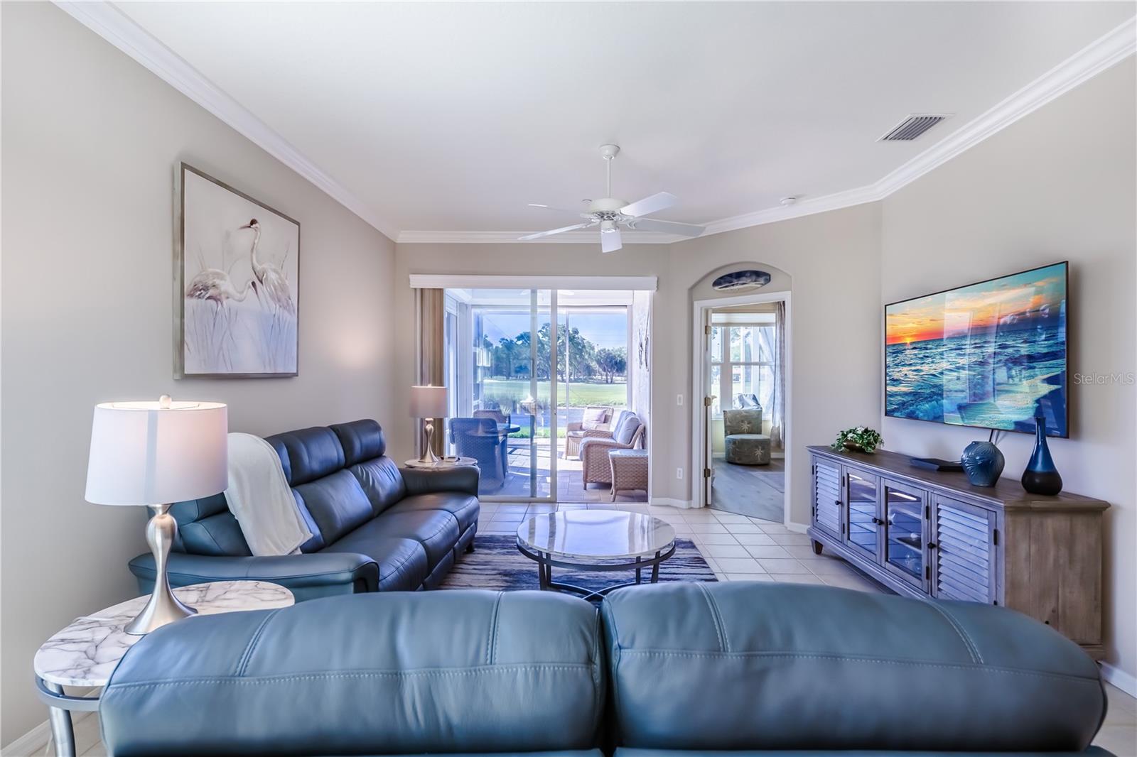 PELICAN POINTE GOLF & CNTRY CL - Residential