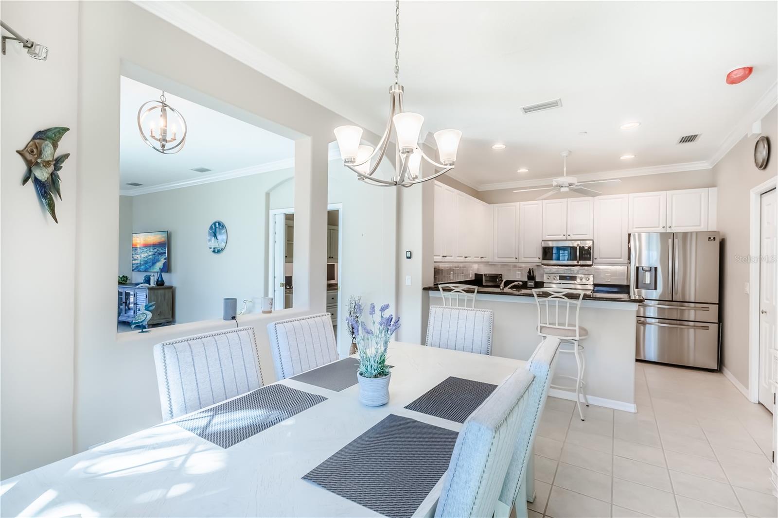 PELICAN POINTE GOLF & CNTRY CL - Residential