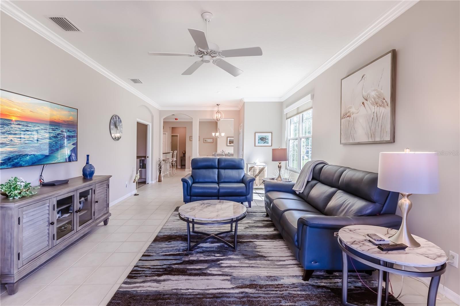 PELICAN POINTE GOLF & CNTRY CL - Residential