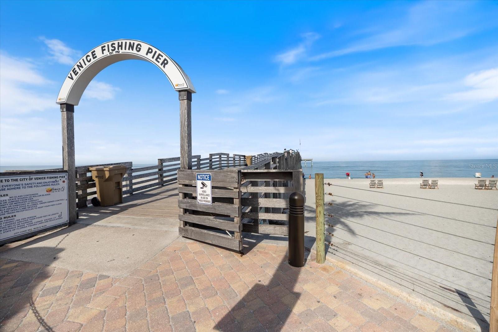 PELICAN POINTE GOLF & CNTRY CL - Residential