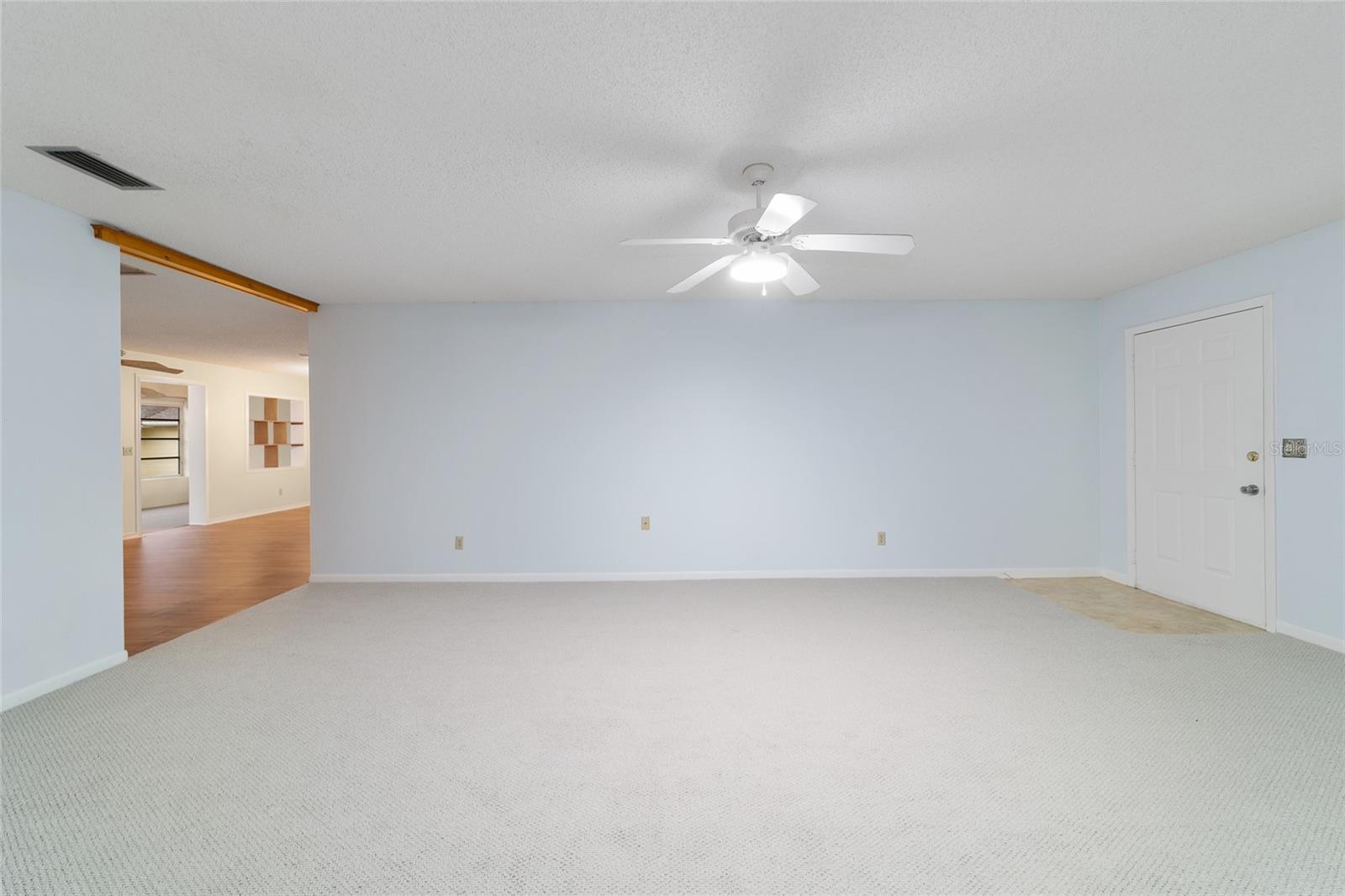 ON TOP OF THE WORLD - Residential