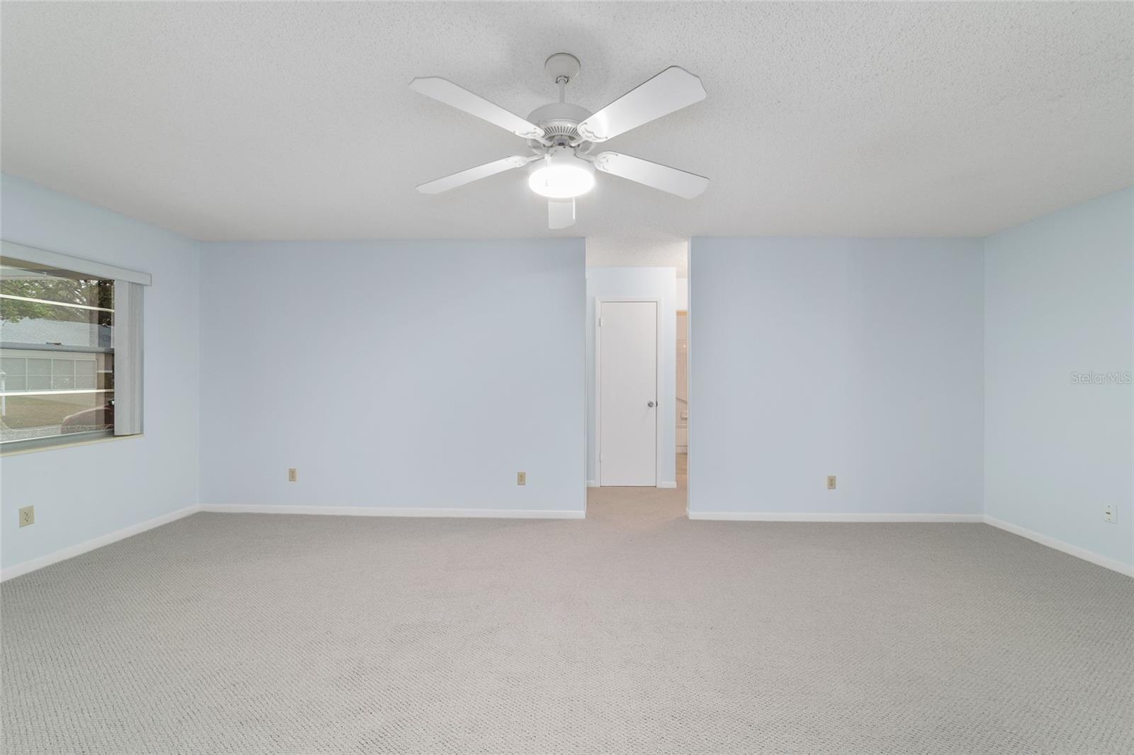 ON TOP OF THE WORLD - Residential