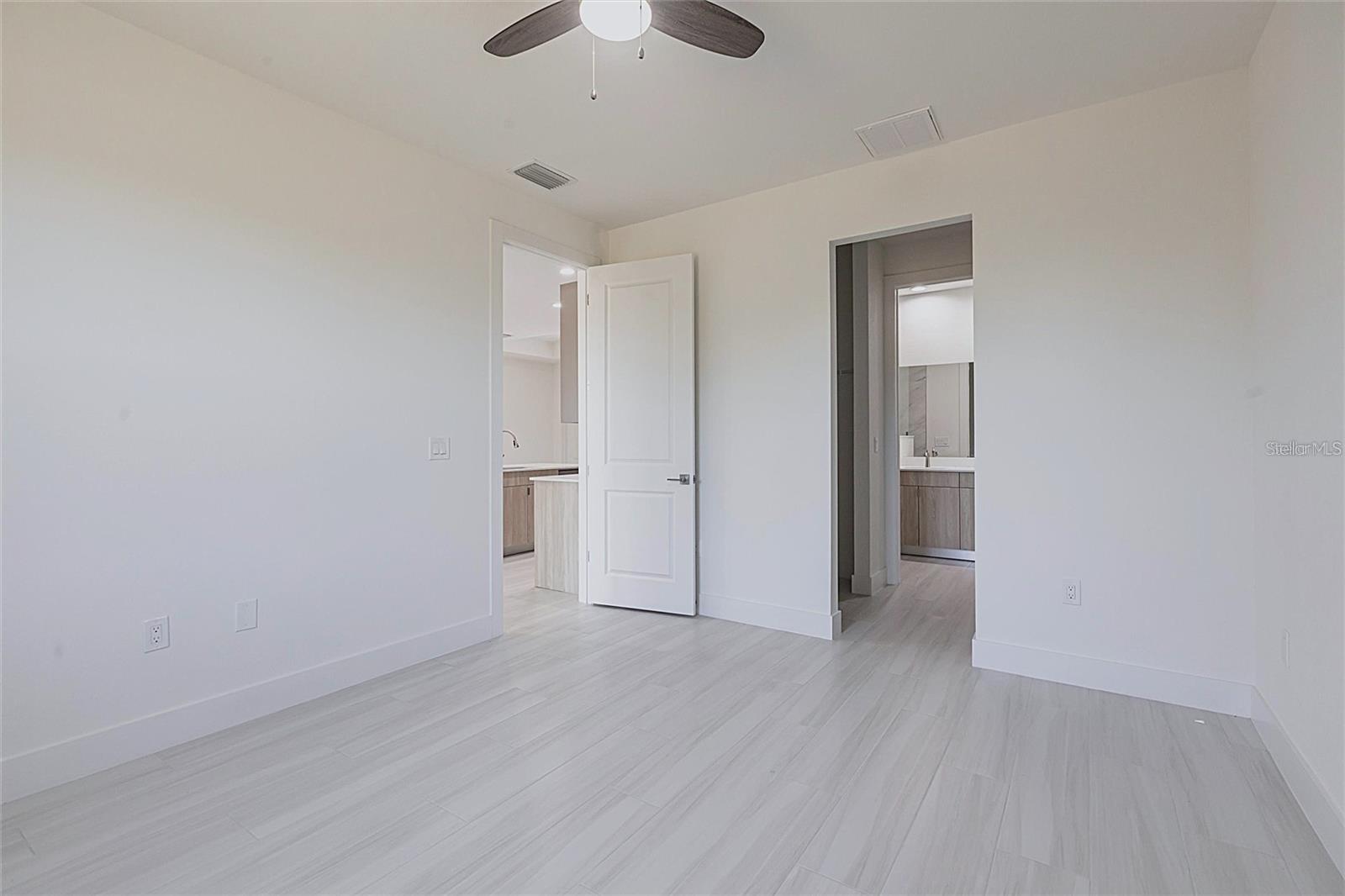 PORT CHARLOTTE SUB 51 - Residential Lease