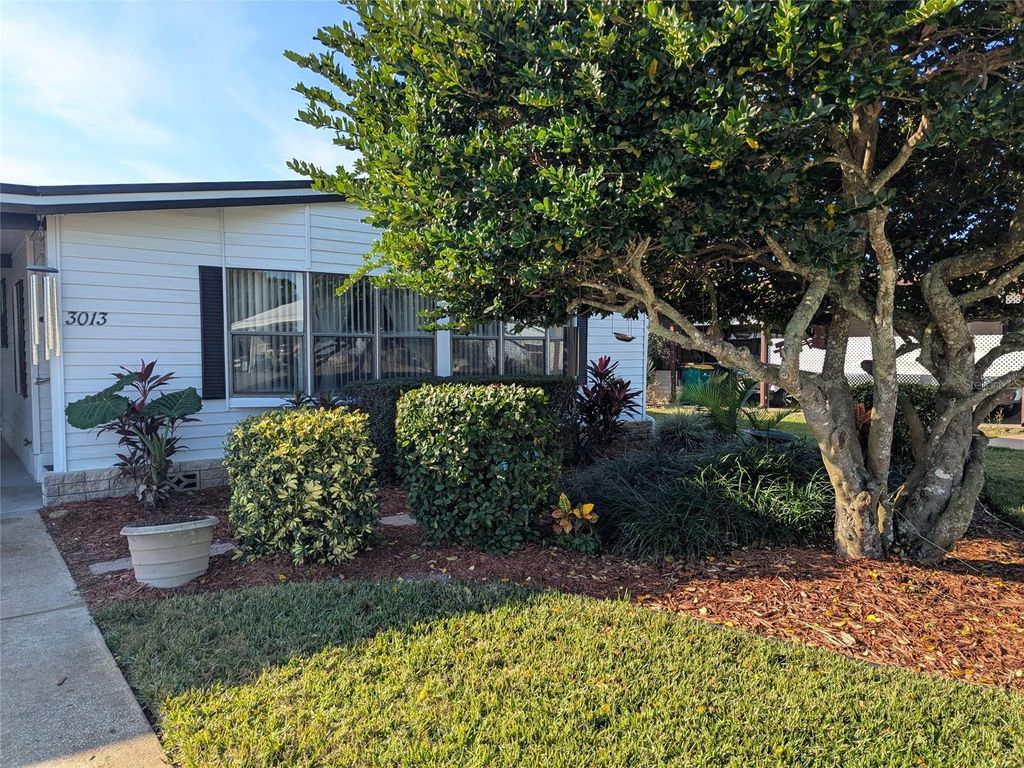 Photo of 3013 Rainbow Road, Tavares, FL 32778 (MLS # G5105363)