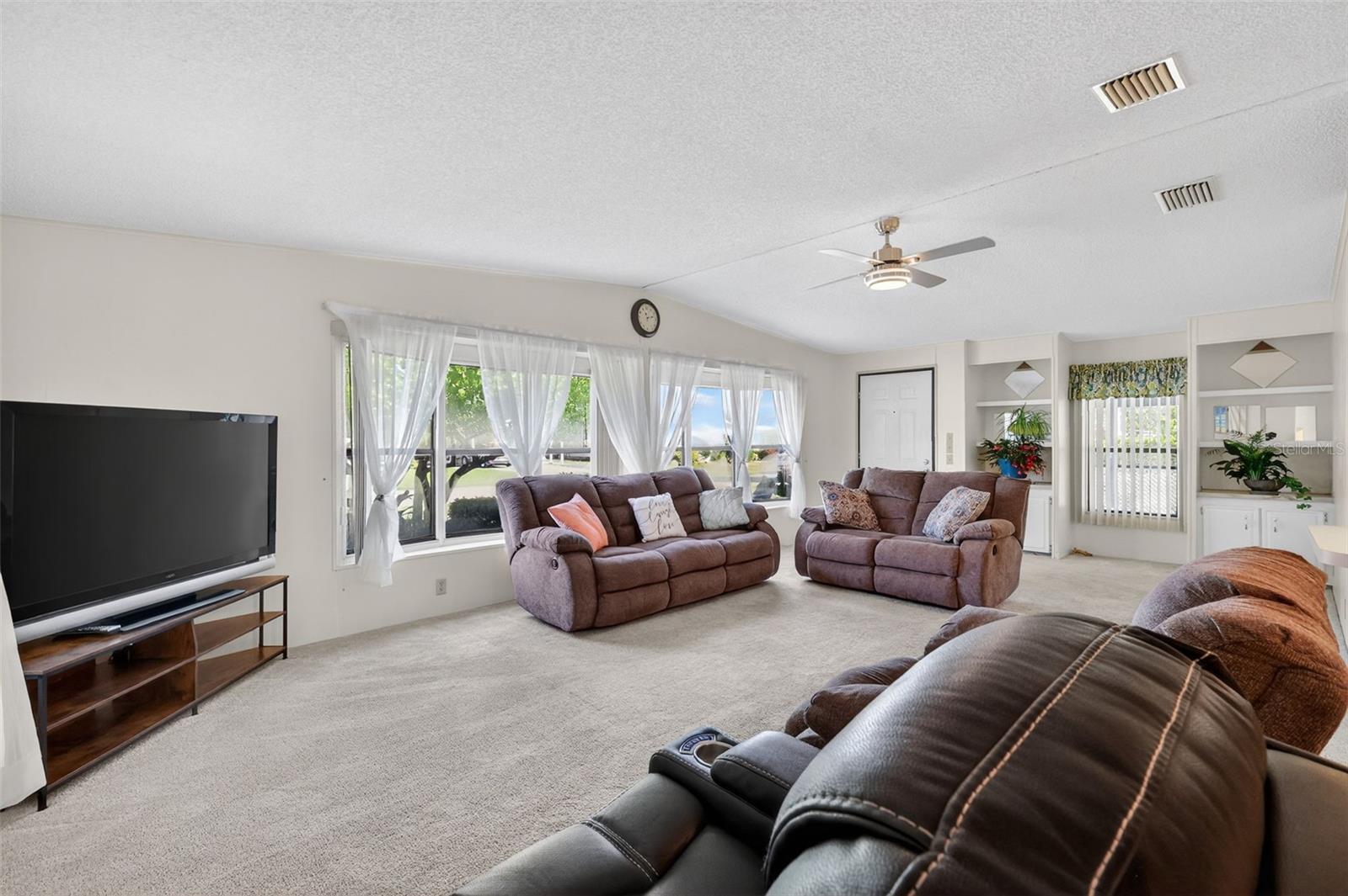 TAVARES FOX RUN MOBILE HOME - Residential