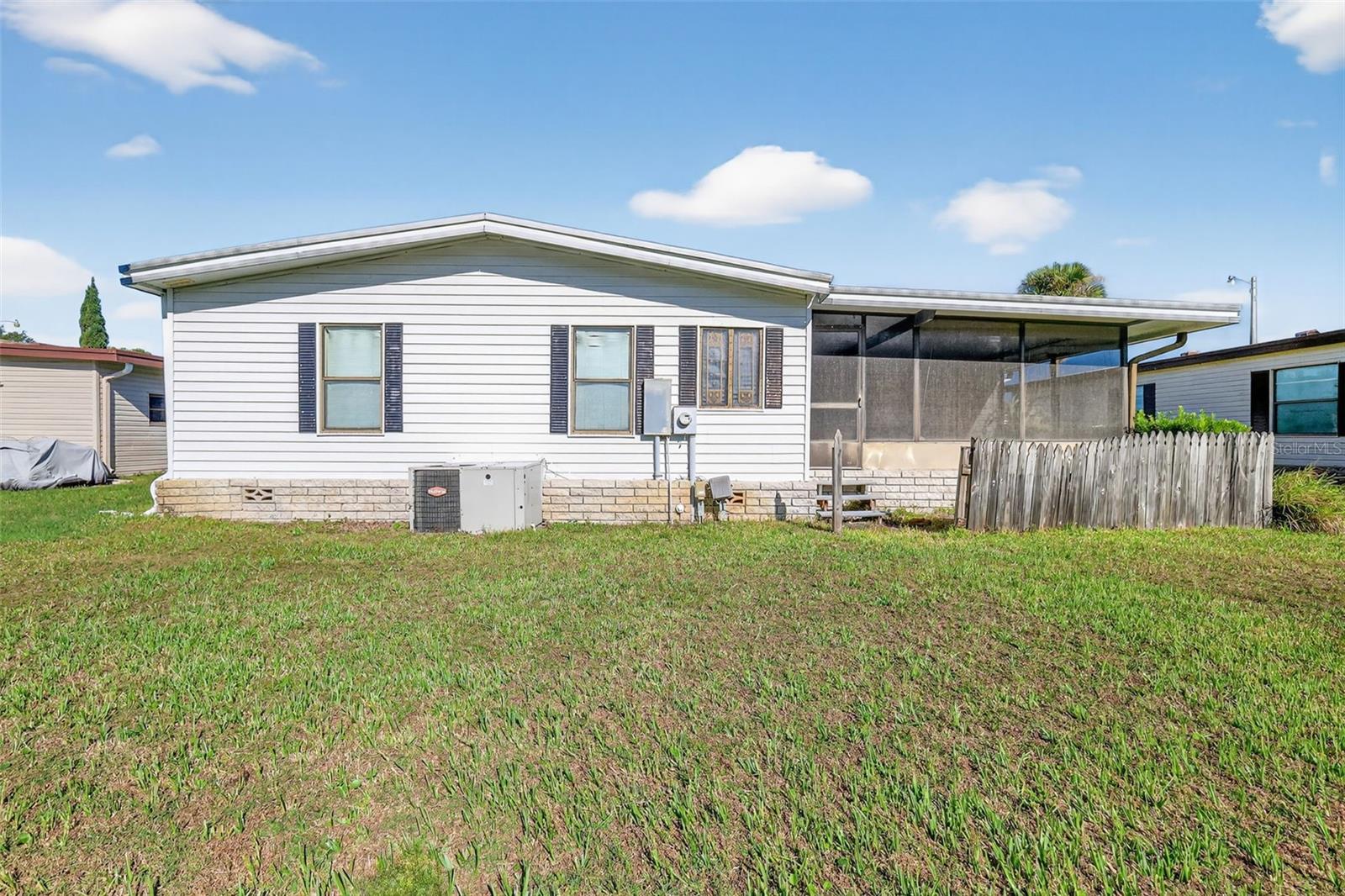 TAVARES FOX RUN MOBILE HOME - Residential