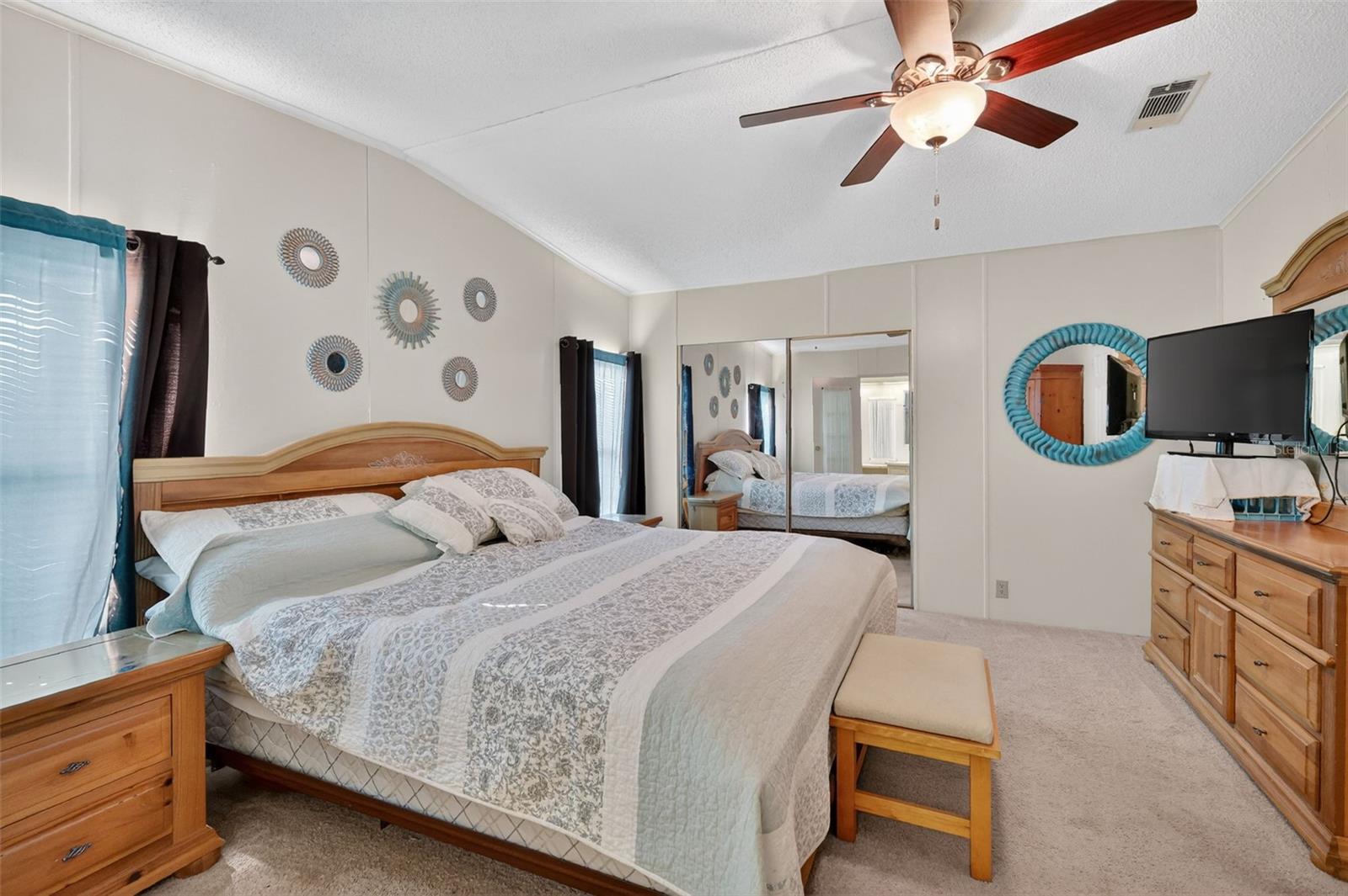 TAVARES FOX RUN MOBILE HOME - Residential