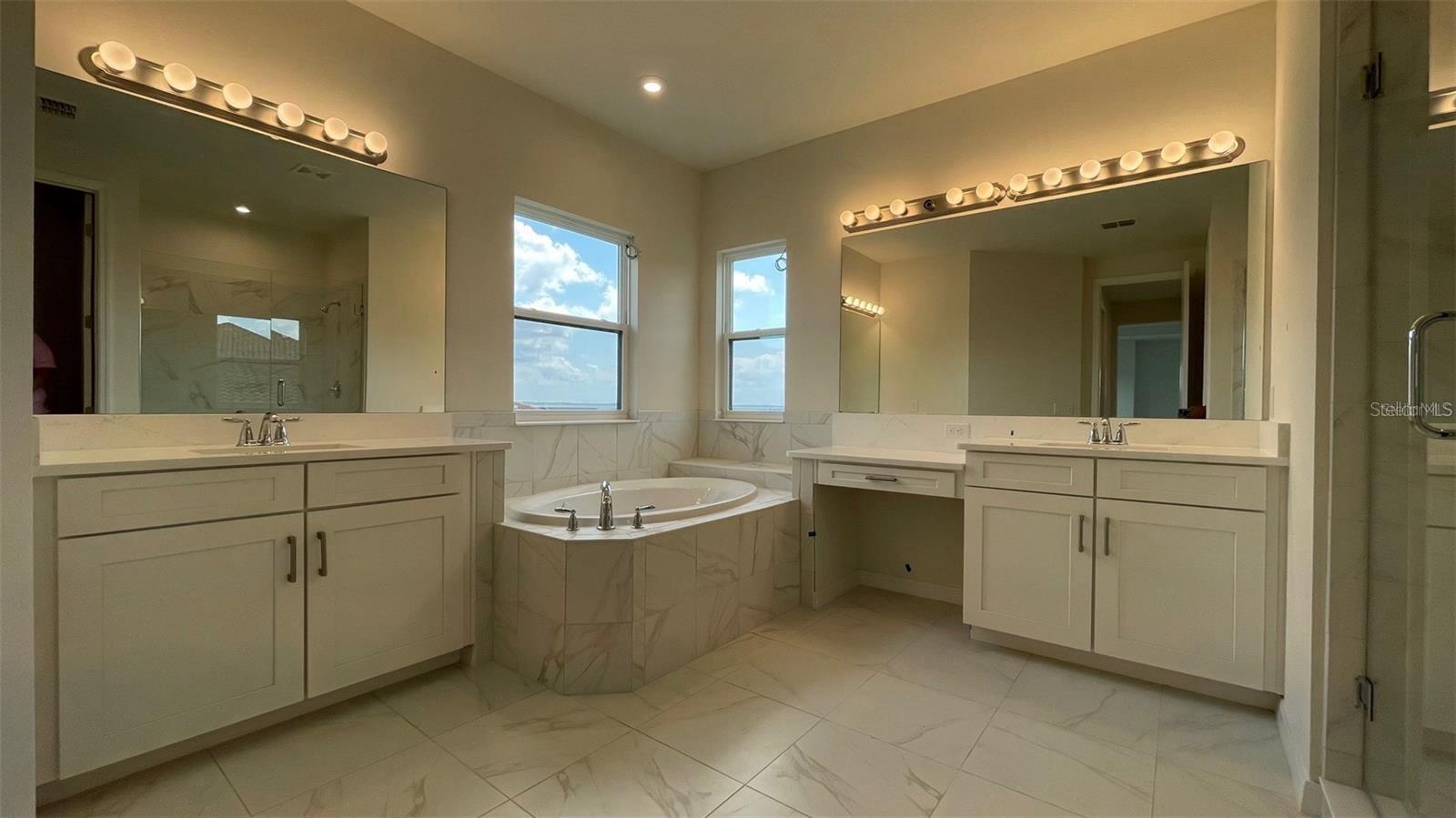 BELLALAGO PH 6H & 6I - Residential