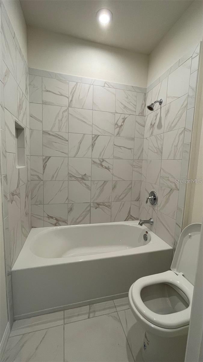 BELLALAGO PH 6H & 6I - Residential