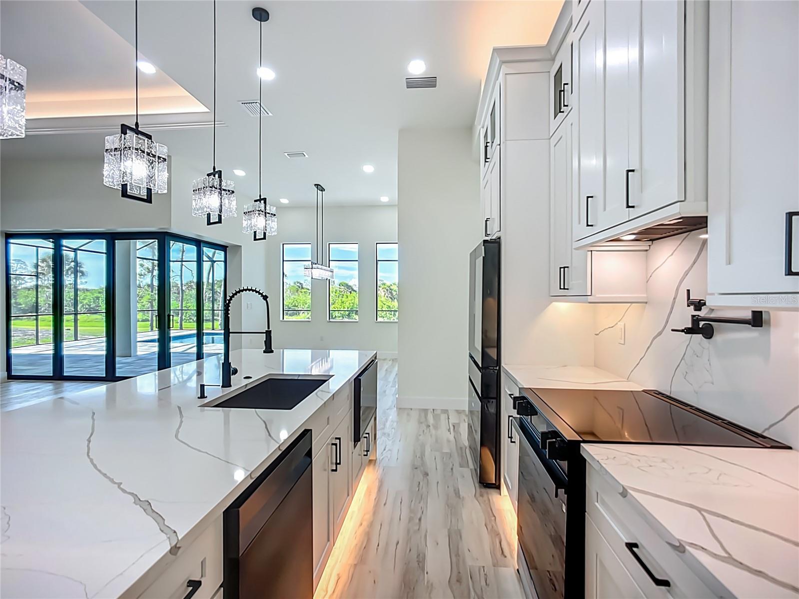 ROTONDA PINE VALLEY - Residential