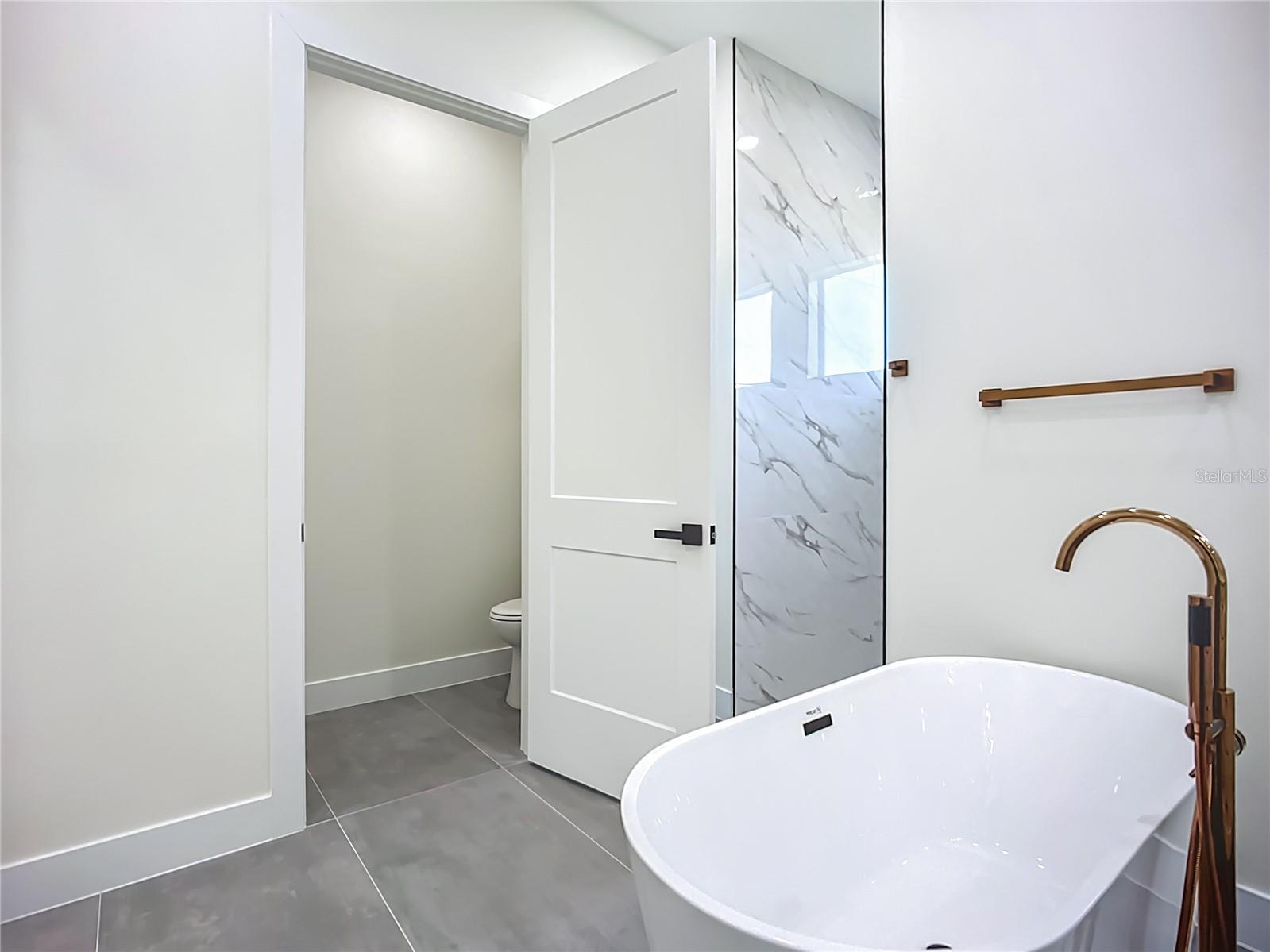 ROTONDA PINE VALLEY - Residential