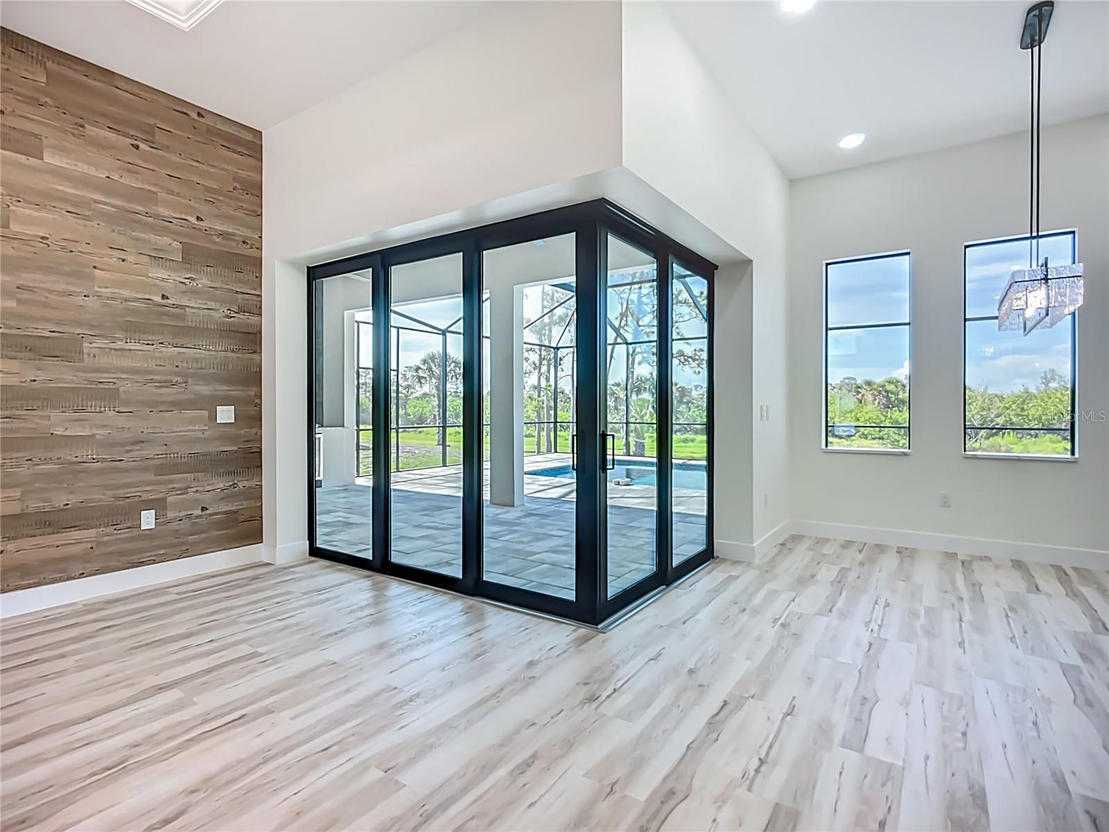 ROTONDA PINE VALLEY - Residential