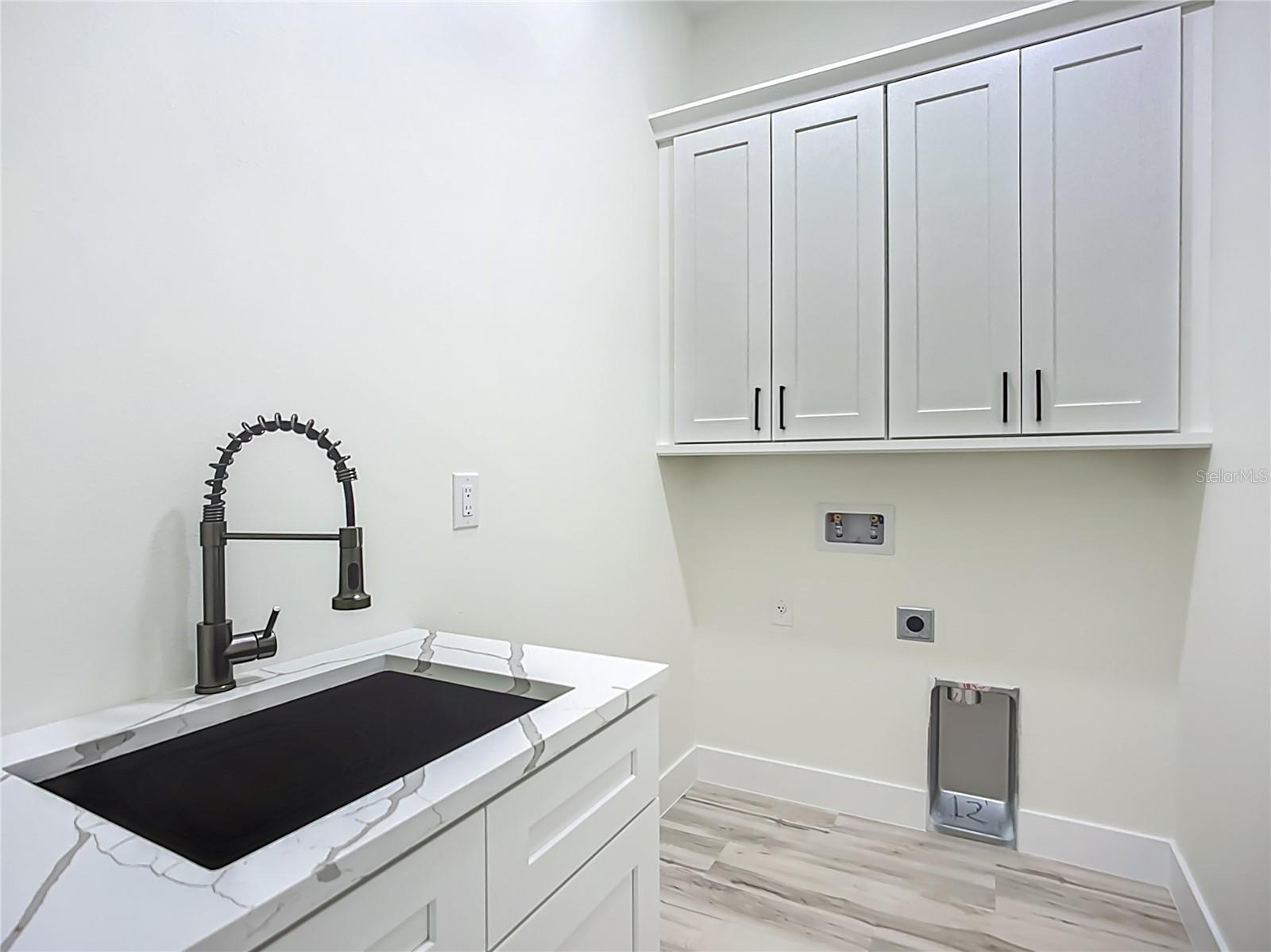 ROTONDA PINE VALLEY - Residential