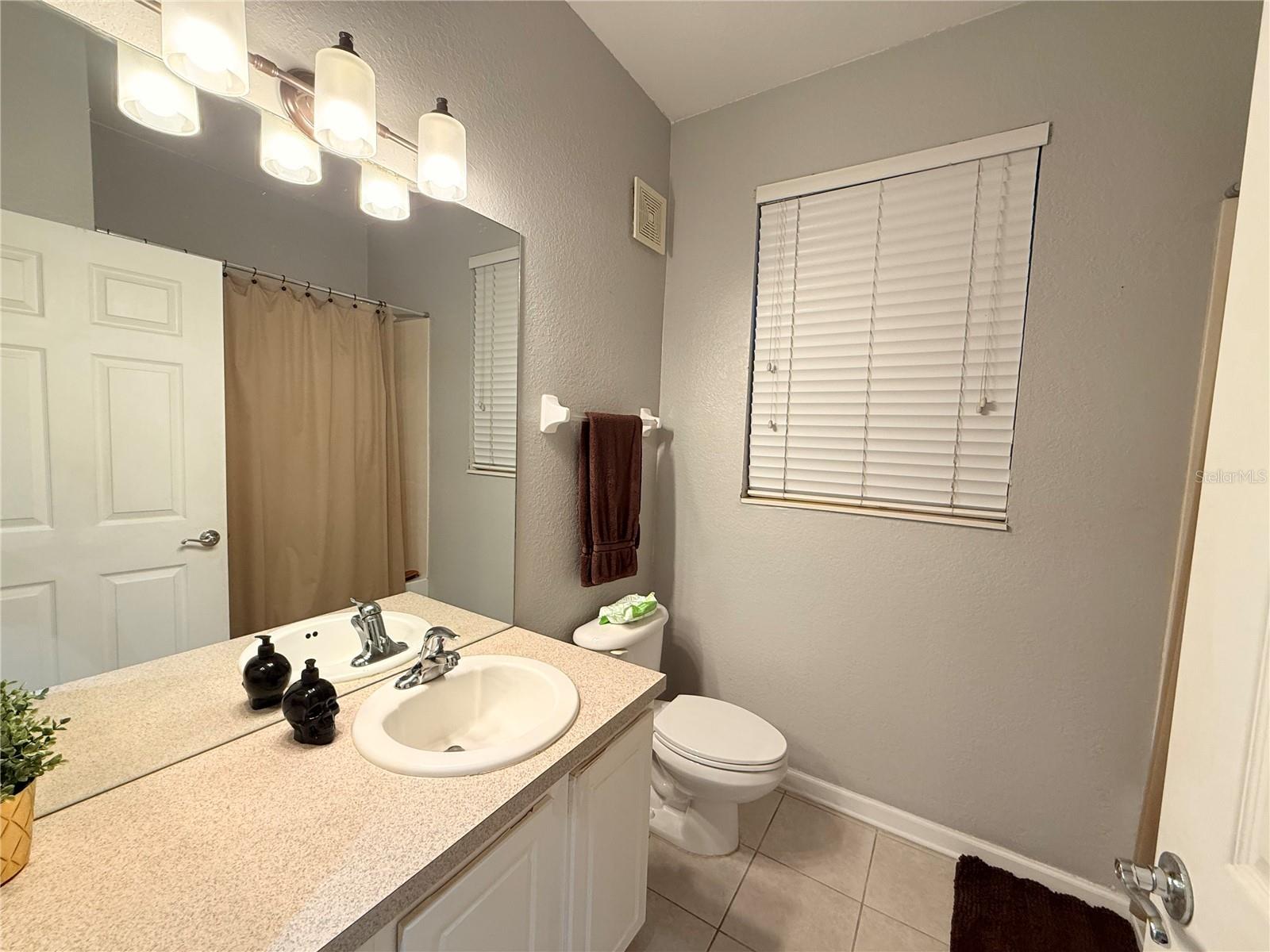 HORIZONS/VISTA LAKES PH 03 - Residential