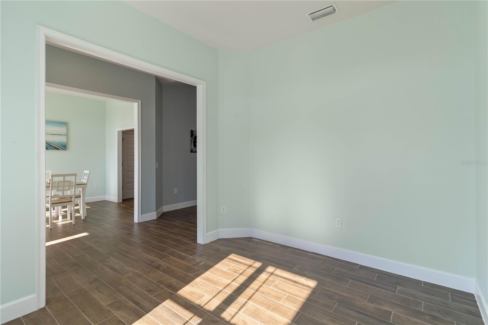 SOUTH VENICE - Residential
