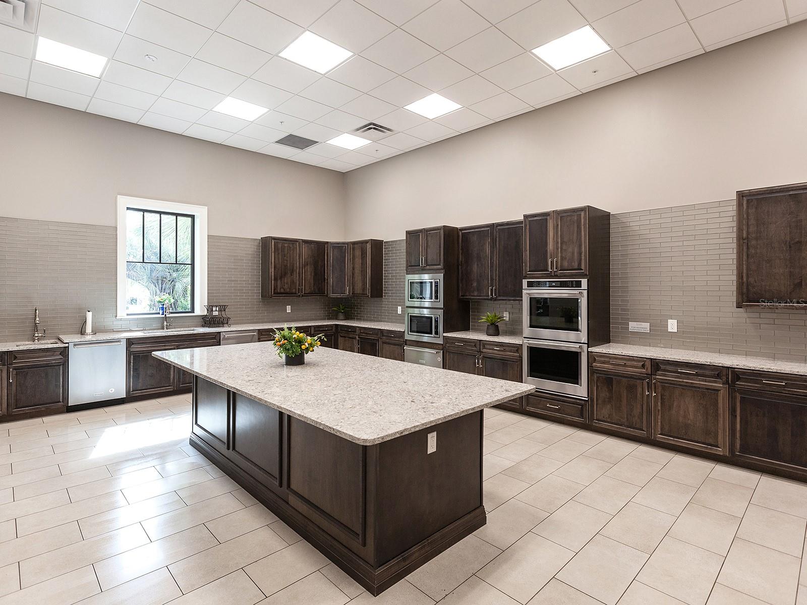 DEL WEBB PH III SUBPH 3A, 3B & 3C - Residential