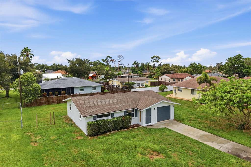 Photo of 935 Everest Road, Venice, FL 34293 (MLS # A4702093)