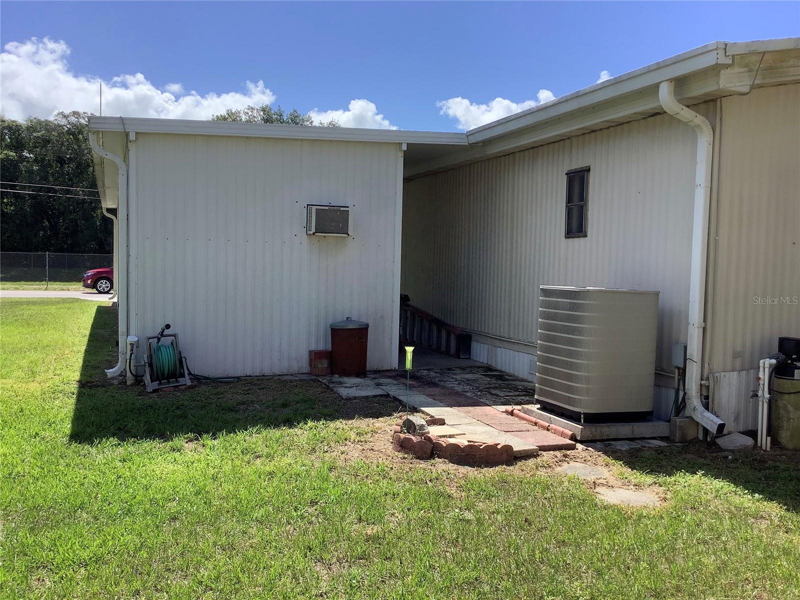 Photo 5 of 36 of 9685 SE 162ND PLACE mobile home