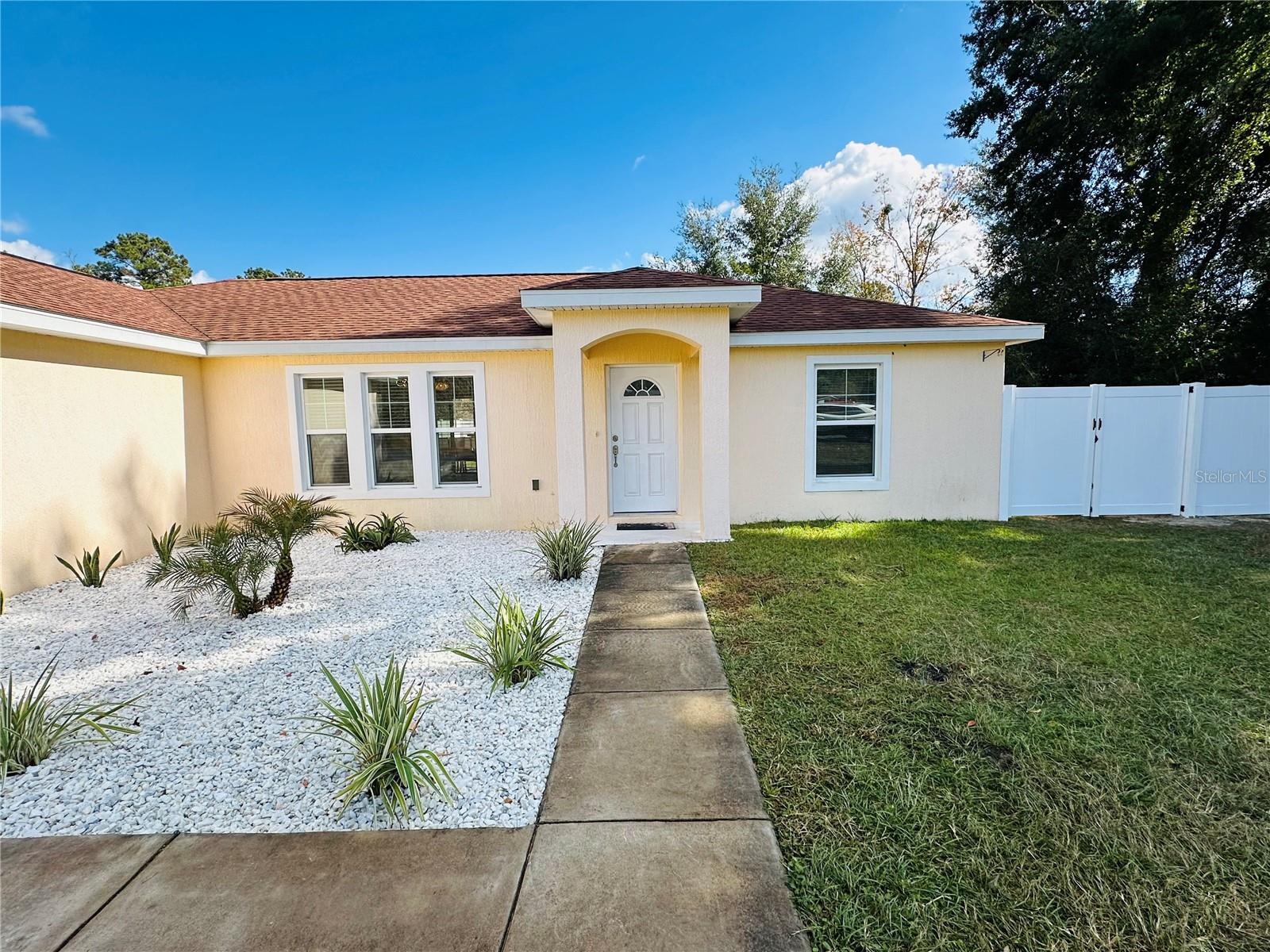 SILVER SPGS SHORES UN 21 - Residential Lease