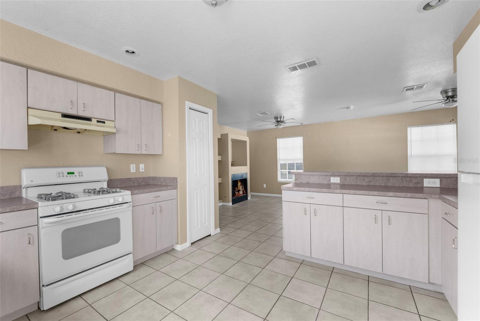 SPRING HILL - Residential