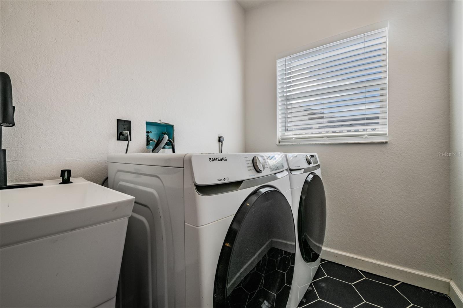 HUNTERS RIDGE - Residential