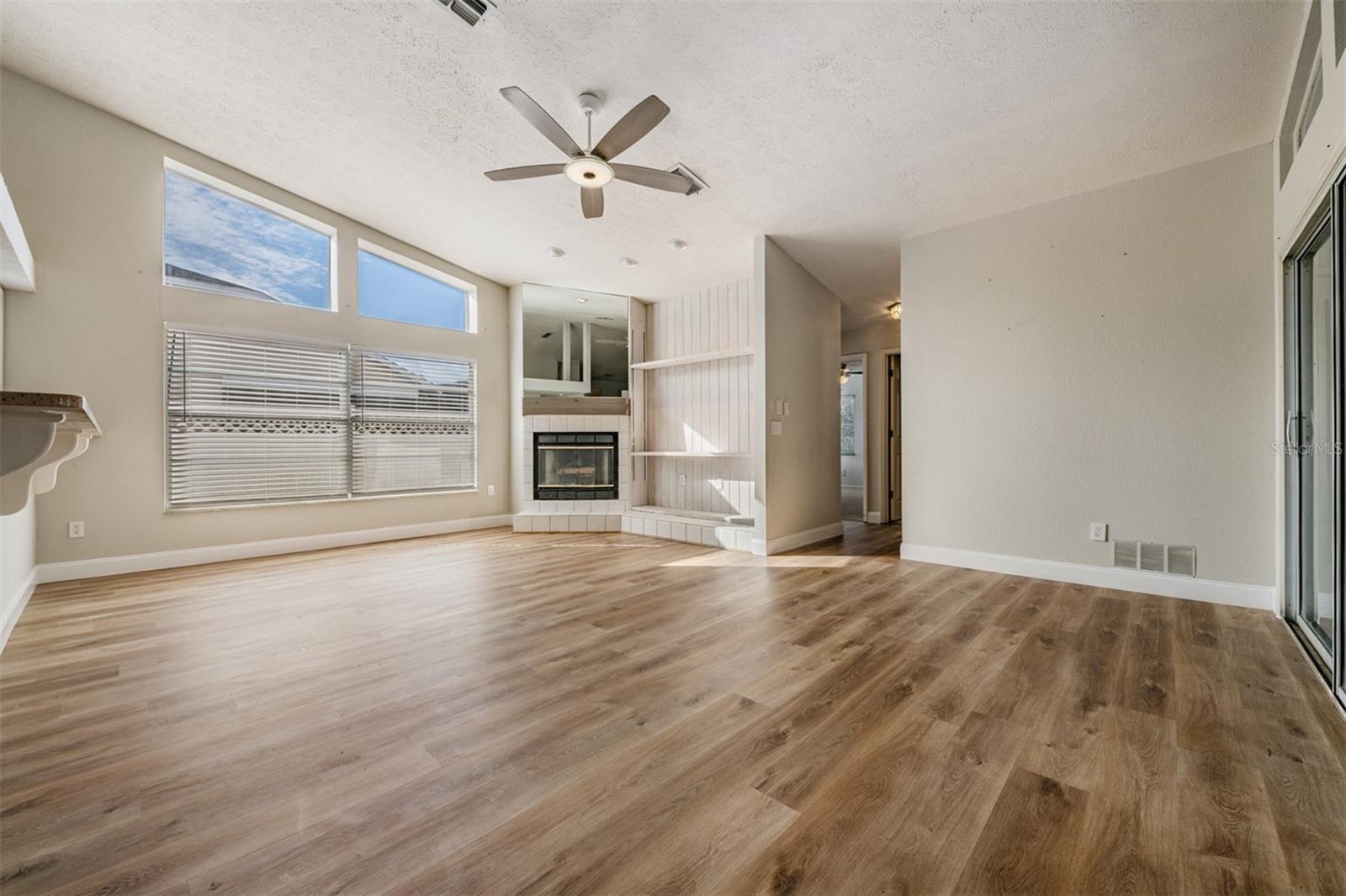 HUNTERS RIDGE - Residential