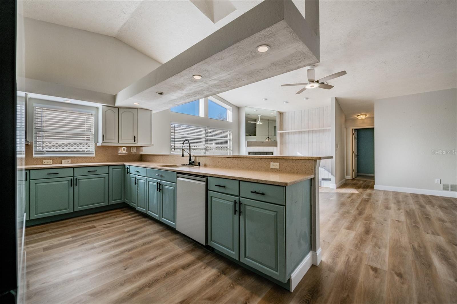 HUNTERS RIDGE - Residential