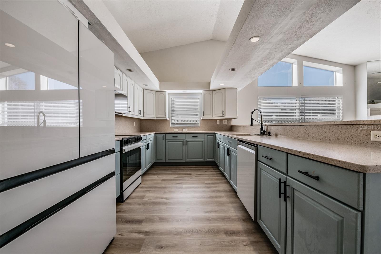 HUNTERS RIDGE - Residential