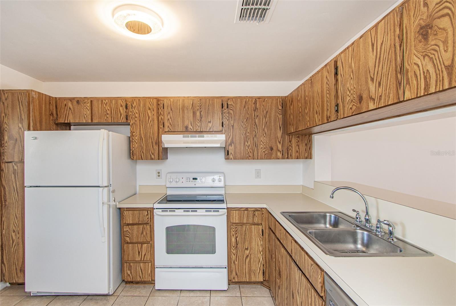 BAY TOWNE WEST - Residential Lease