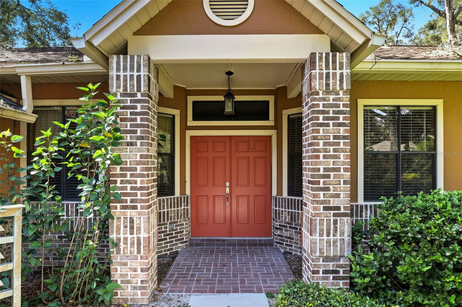 1354 DEER LAKE CIRCLE