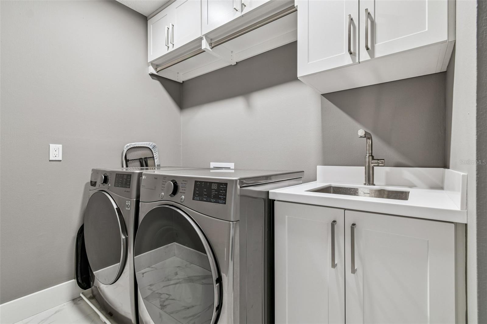 LAKE ELLEN LANDINGS III A CONDO - Residential