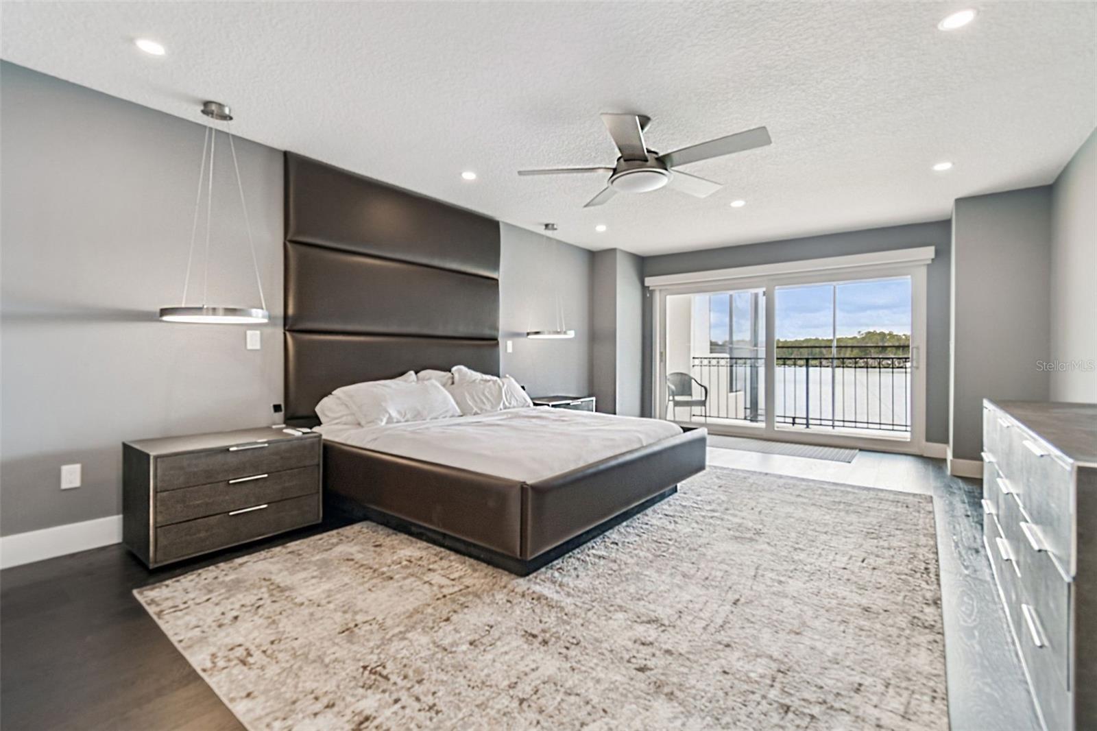LAKE ELLEN LANDINGS III A CONDO - Residential