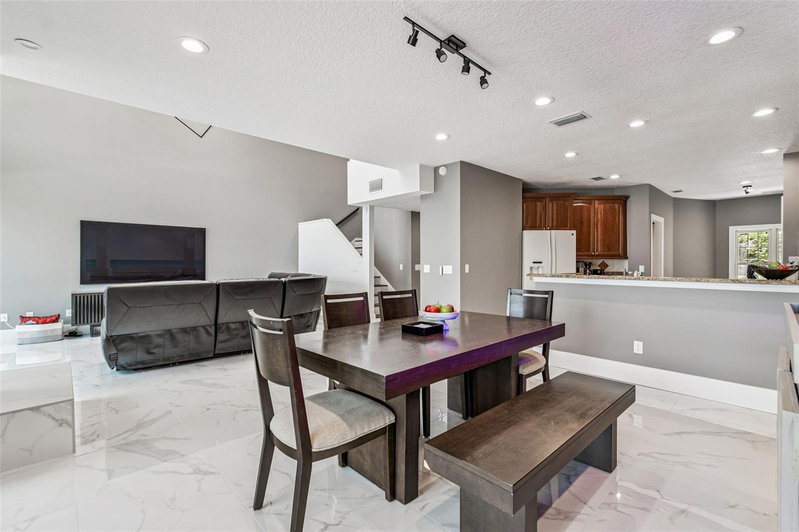 LAKE ELLEN LANDINGS III A CONDO - Residential