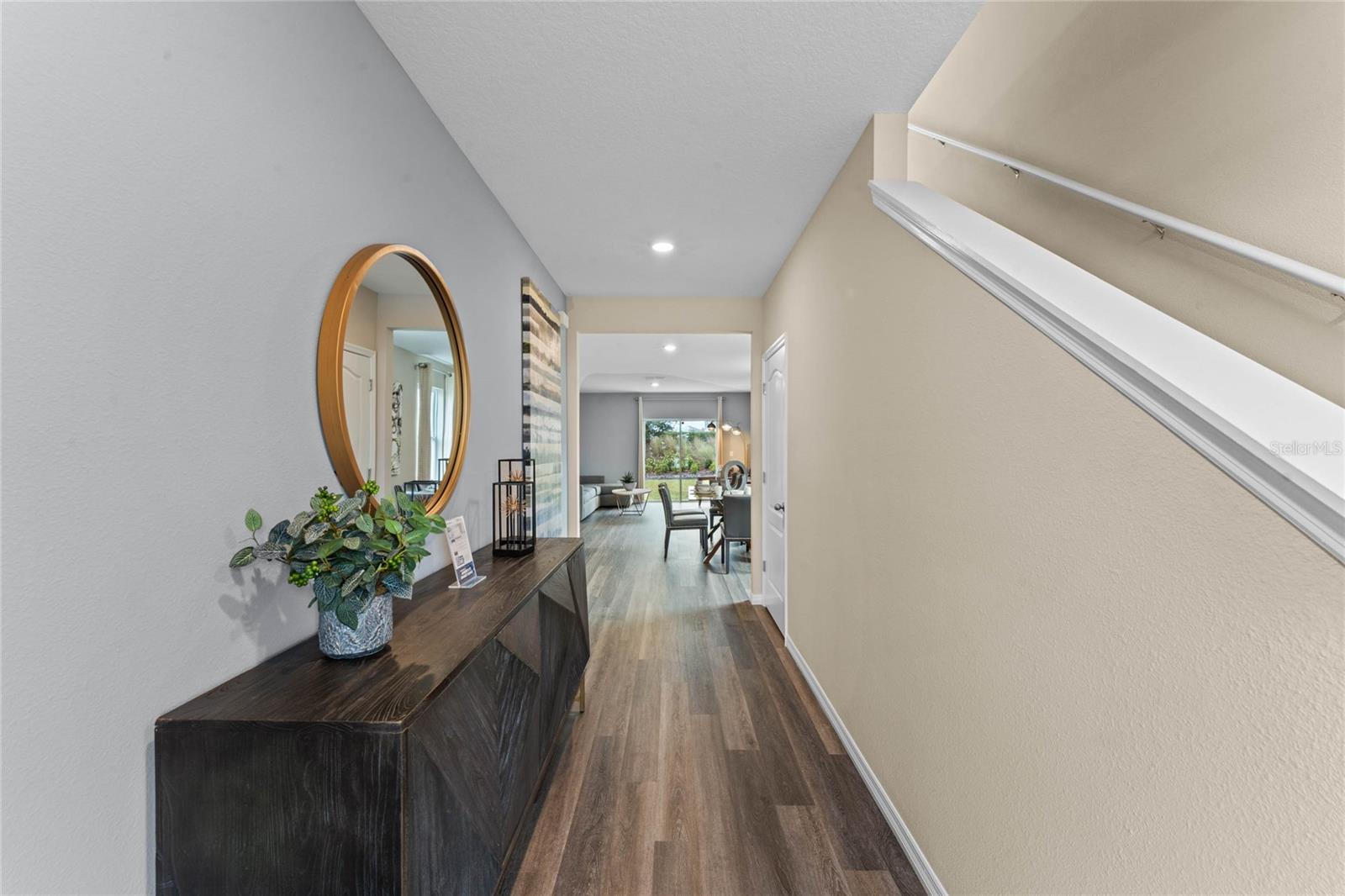 984 COMMONS WAY