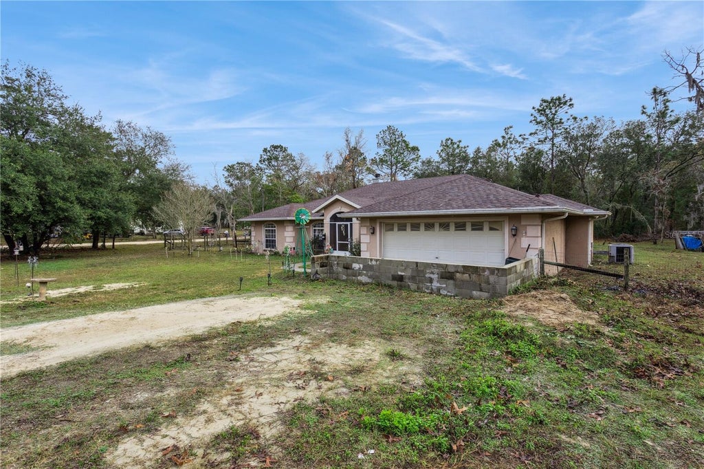 Photo of 14170 SE 4th Street, Williston, FL 32696 (MLS # O6433760)