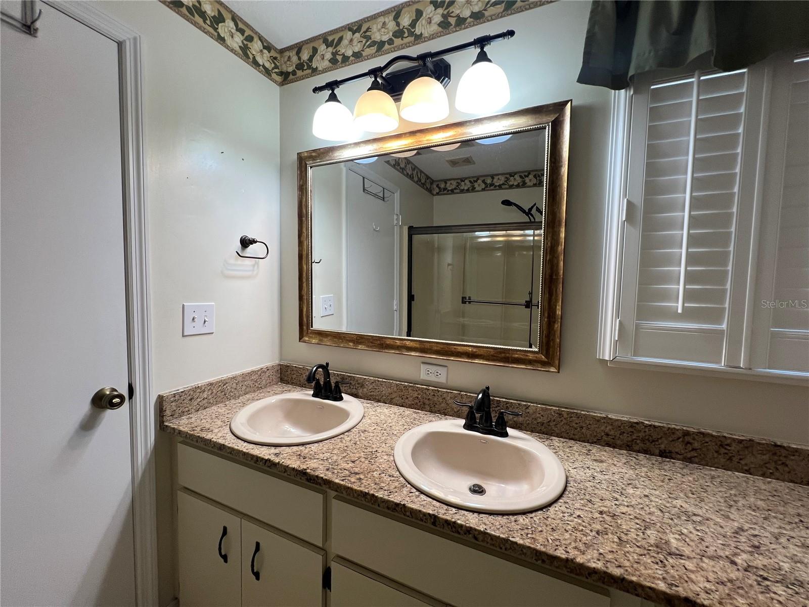 OAK RUN TIMBERGATE TR - Residential Lease