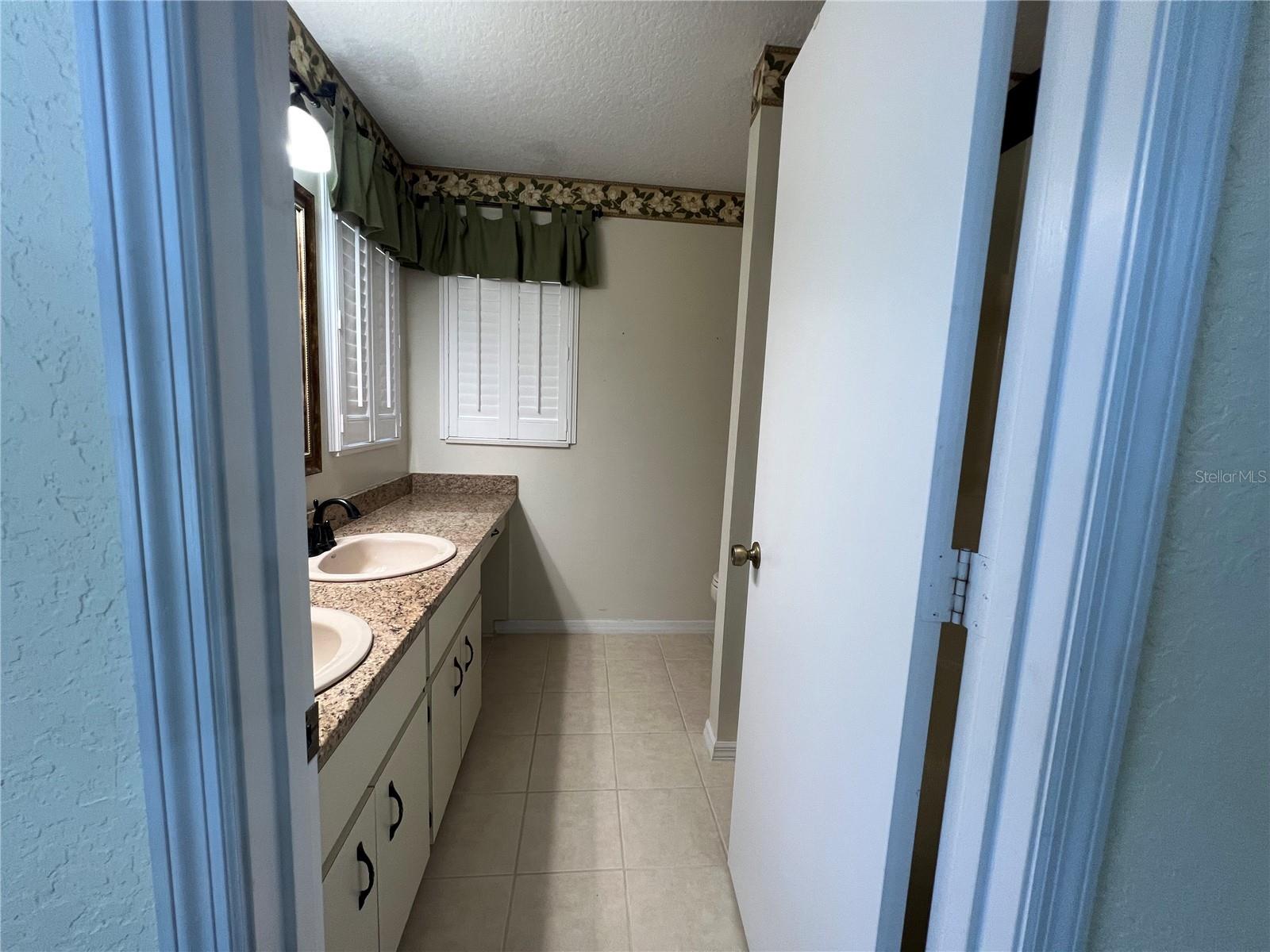 OAK RUN TIMBERGATE TR - Residential Lease