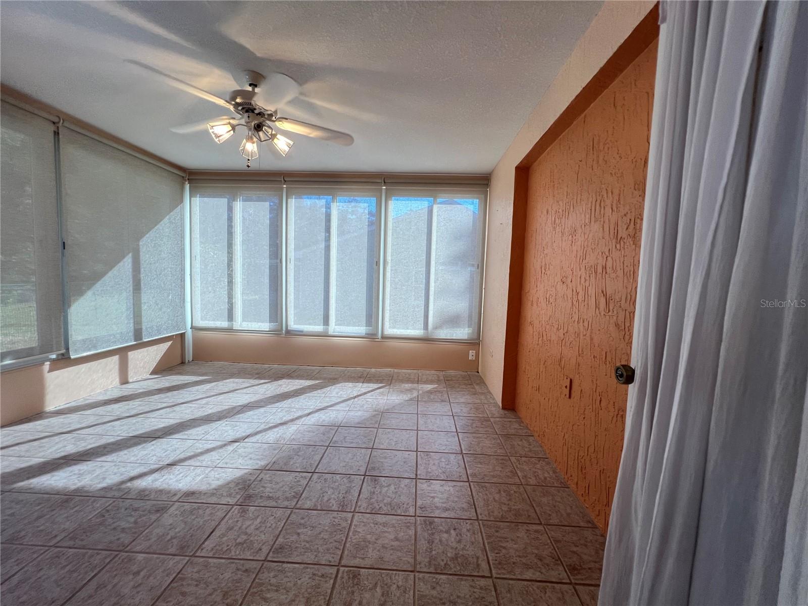 OAK RUN TIMBERGATE TR - Residential Lease