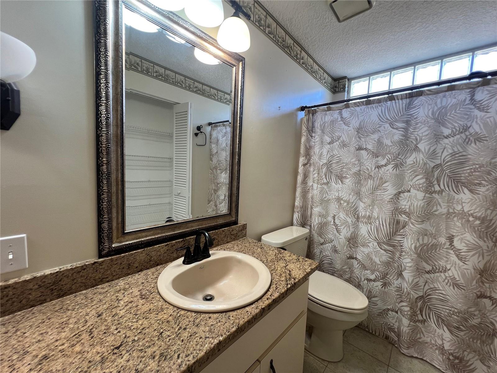 OAK RUN TIMBERGATE TR - Residential Lease