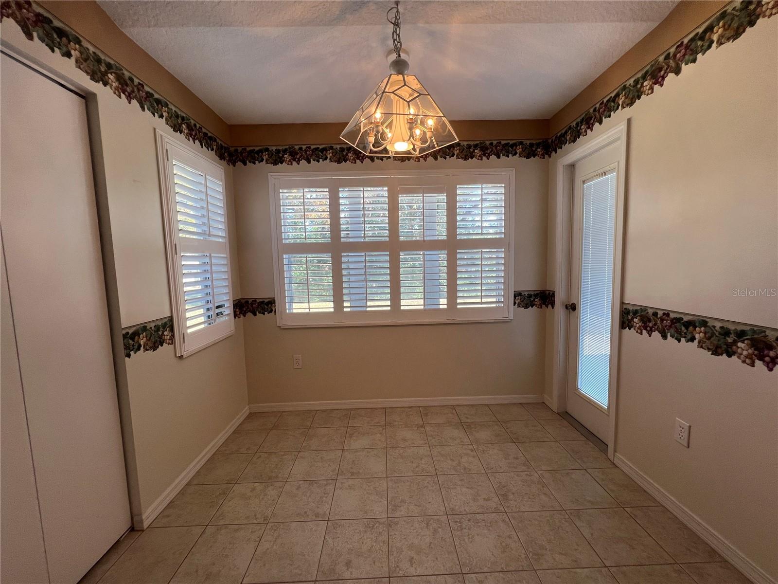 OAK RUN TIMBERGATE TR - Residential Lease