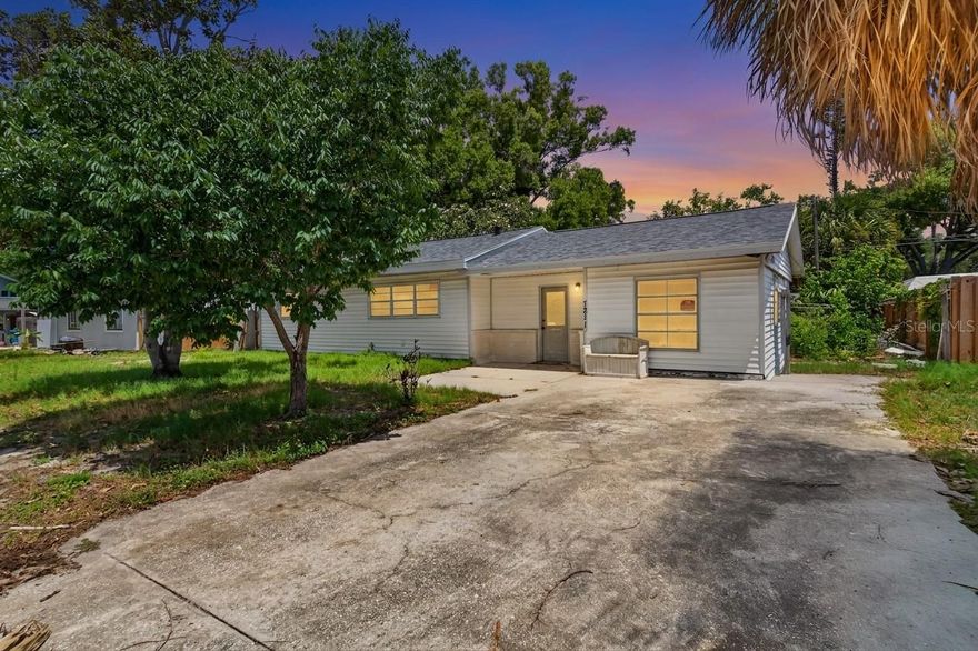 3 or 4 fixer upper home located in desirable Jungle Country Club neighborhood of West St Pete.  This property offers a fantastic opportunity for a buyer looking to build immediate sweat equity.  5 mins to the best Gulf Beaches.