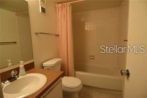 LAKESIDE CONDO APTS - Residential Lease