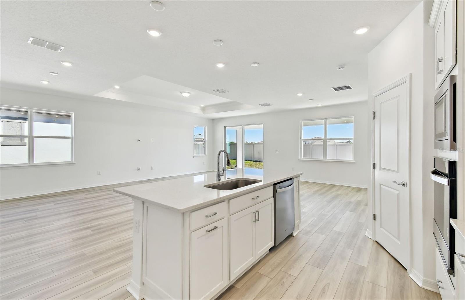 1254 LAKERIDGE WAY