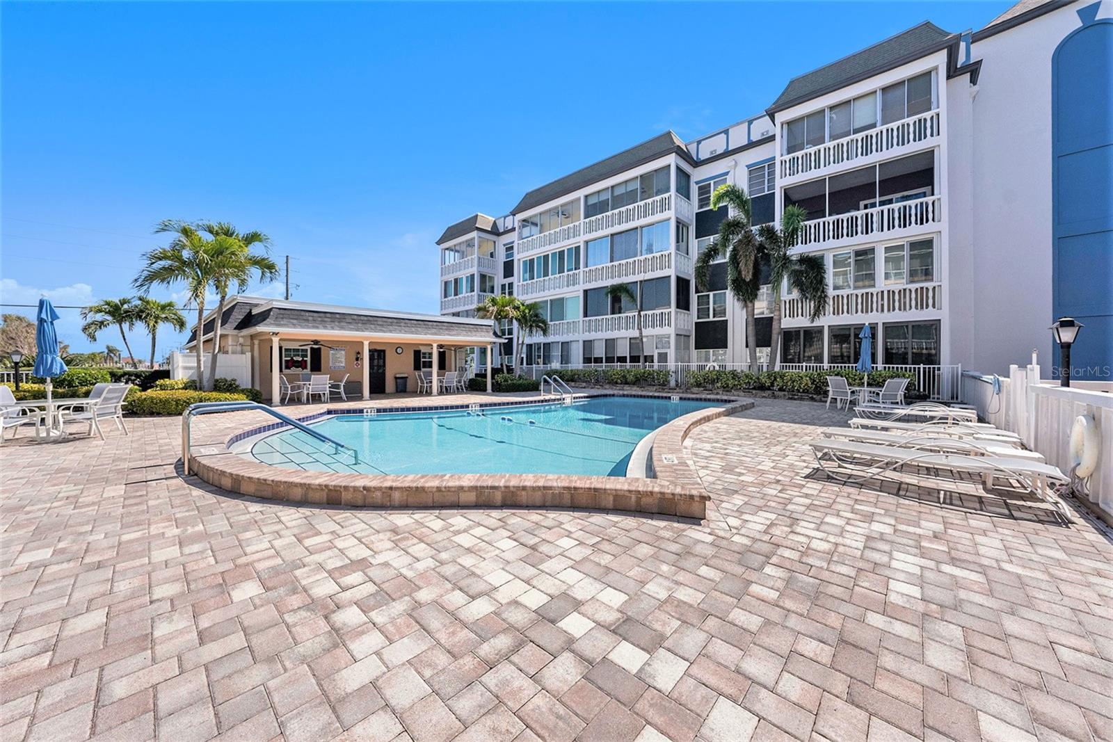 139 BLUFF VIEW DRIVE 105