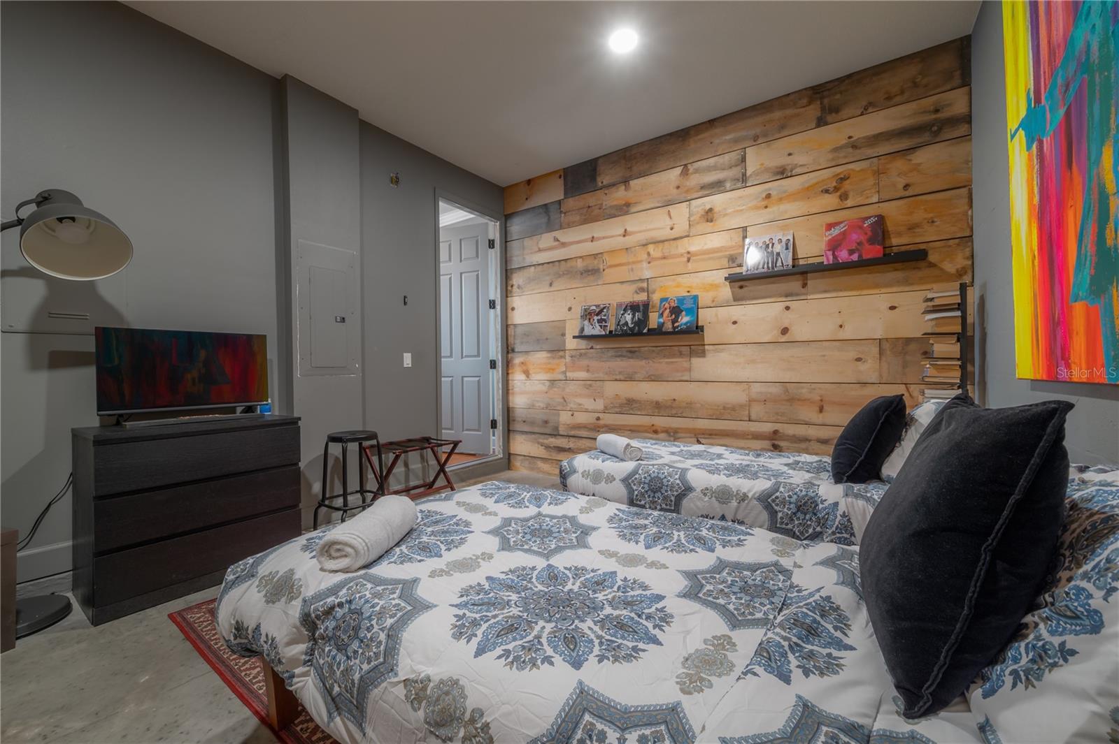 PACKWOOD TWNHMS - Residential