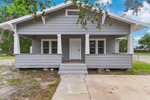Photo of 630 Pear Street, Lakeland, FL 33815 (MLS # TB8466570)