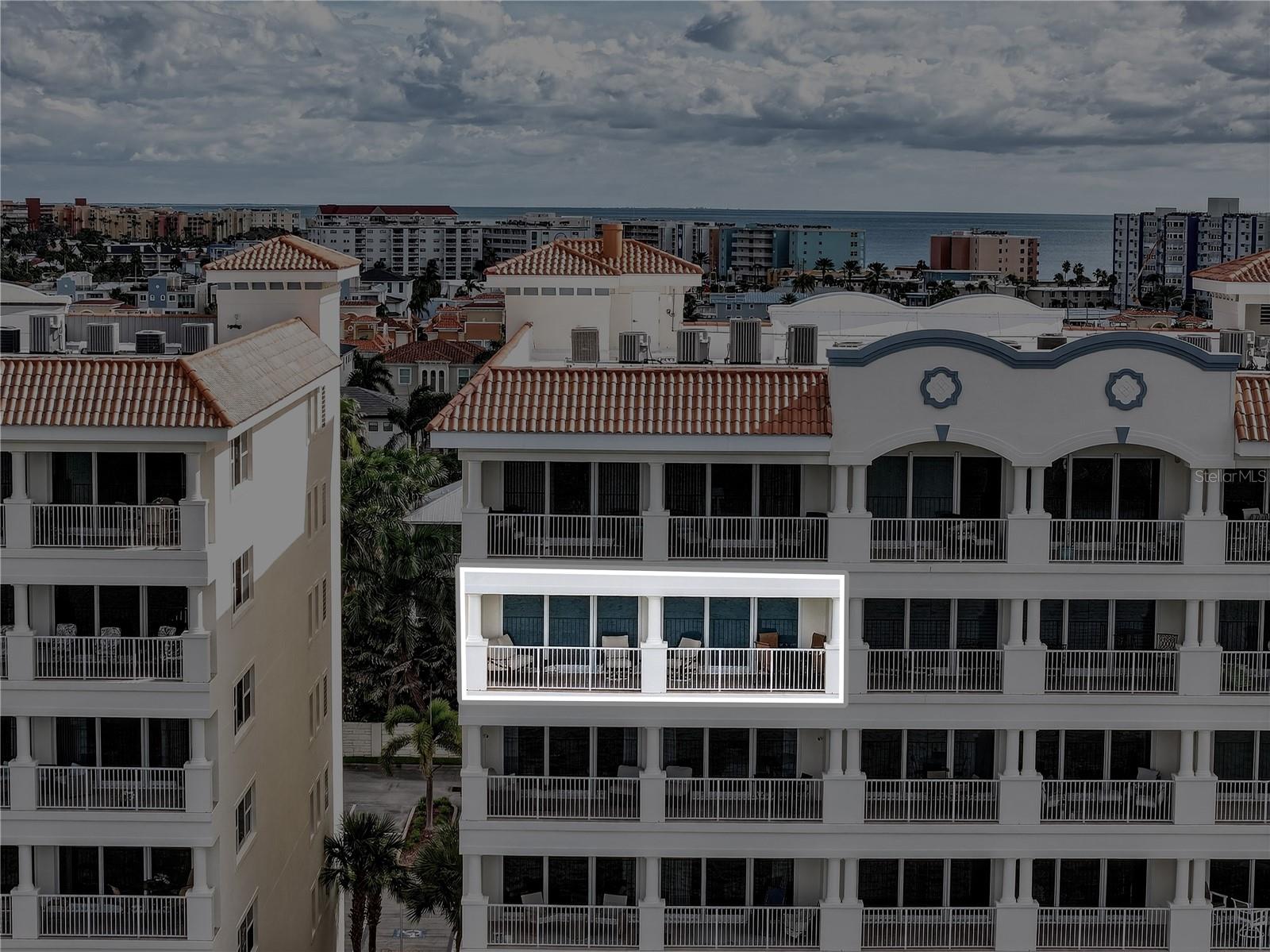 LAS FLORES CONDO - Residential